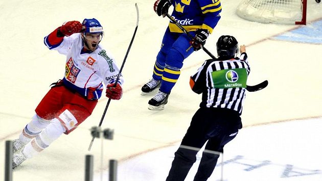 Robert Kousal oslavuje svůj gól proti Švédsku. Robert Kousal oslavuje svůj gól proti Švédsku.