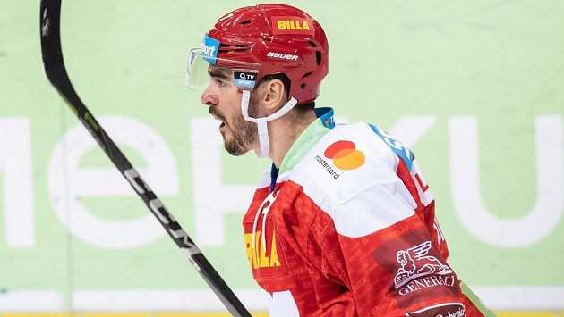 Steven Delisle ze Sparty se raduje ze své trefy proti Kometě Brno. Steven Delisle ze Sparty se raduje ze své trefy proti Kometě Brno.
