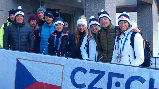Kompletní česká biatlonová reprezentace se v sobotu ubytovala v olympijské vesnici. Kompletní česká biatlonová reprezentace se v sobotu ubytovala v olympijské vesnici.