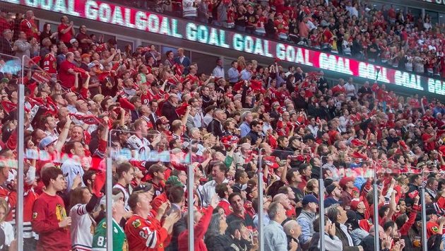 Fanoušci hokejistů Chicaga Blackhawks. Fanoušci hokejistů Chicaga Blackhawks.
