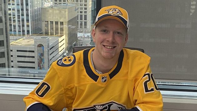 Luke Prokop – první hráč v historii NHL, který přiznal, že je gay. Luke Prokop – první hráč v historii NHL, který přiznal, že je gay.