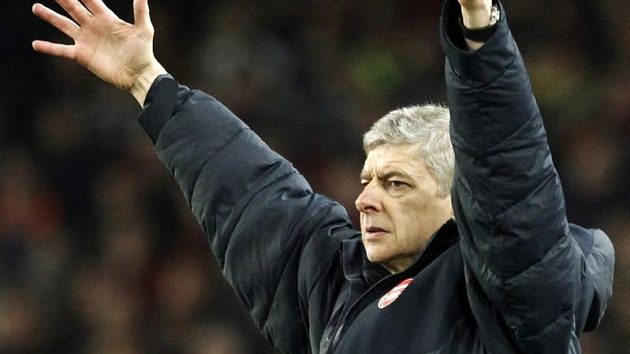 Trenér Arsene Wenger viní z posledních neúspěchů zejména nešťatsné okolnosti Trenér Arsene Wenger viní z posledních neúspěchů zejména nešťatsné okolnosti