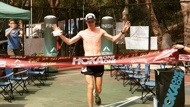 Jim Walmsley si lehkou nohou dobíhá pro další vítězství. Jim Walmsley si lehkou nohou dobíhá pro další vítězství.