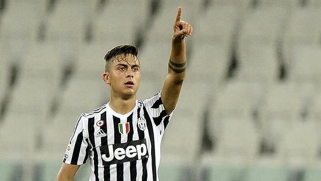 Paulo Dybala z Juventusu jásá po vyrovnávací brance proti Chievu. Paulo Dybala z Juventusu jásá po vyrovnávací brance proti Chievu.