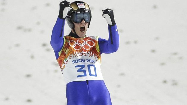 Český skokan na lyžích Jan Matura během závodu na velkém můstku v Soči. Český skokan na lyžích Jan Matura během závodu na velkém můstku v Soči.