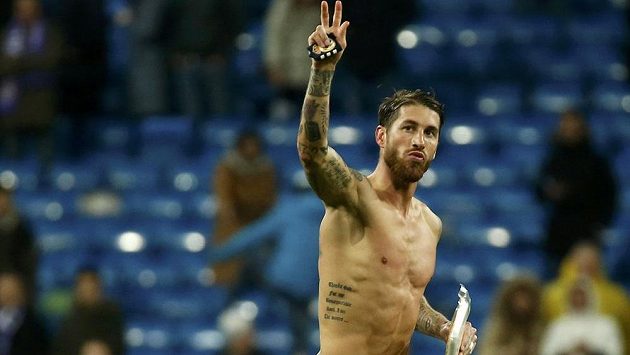 Sergio Ramos z Realu Madrid s balíčkem masa po utkání se San Sebastianem. Sergio Ramos z Realu Madrid s balíčkem masa po utkání se San Sebastianem.