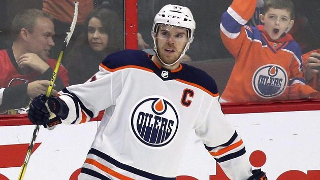 Kapitán Edmontonu Connor McDavid. Kapitán Edmontonu Connor McDavid.
