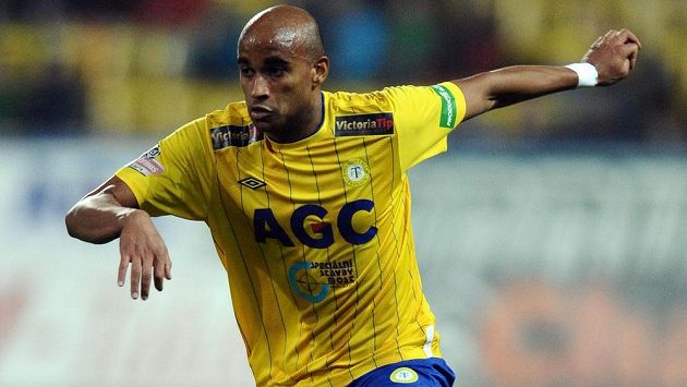 Kapverdský obránce Santos Nivaldo v teplickém dresu na archivním snímku. Kapverdský obránce Santos Nivaldo v teplickém dresu na archivním snímku.