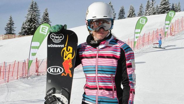 Snowboardistka Ester Ledecká na závodní trati v rakouském Lachtalu. Snowboardistka Ester Ledecká na závodní trati v rakouském Lachtalu.