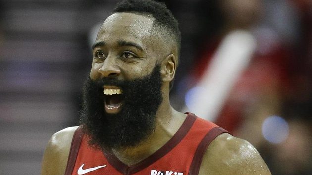 James Harden z Houstonu prožil v NBA další povedený střelecký večer. James Harden z Houstonu prožil v NBA další povedený střelecký večer.