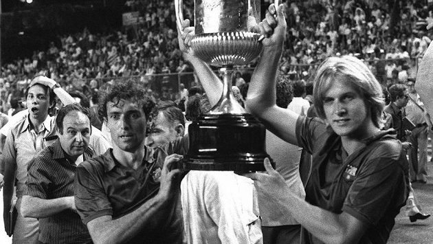 Bernd Schuster (vpravo) v dresu Barcelony. Bernd Schuster (vpravo) v dresu Barcelony.