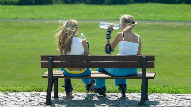 Pokud v práci jen sedíte, už to nějakým sportováním nezachráníte. Pokud v práci jen sedíte, už to nějakým sportováním nezachráníte.