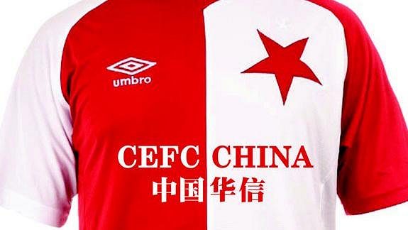 Na dresu Slavie pro jaro zůstane jen jedna hvězda. Ta původní... Na dresu Slavie pro jaro zůstane jen jedna hvězda. Ta původní...