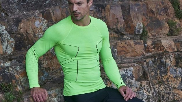 Termotriko Mizuno BG WAVE LS HZ: Tepelný krasavec v gekoní zeleni. Termotriko Mizuno BG WAVE LS HZ: Tepelný krasavec v gekoní zeleni.