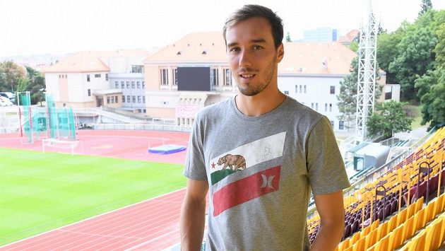 Moderní pětibojař Jan Kuf na pražské Julisce. Moderní pětibojař Jan Kuf na pražské Julisce.