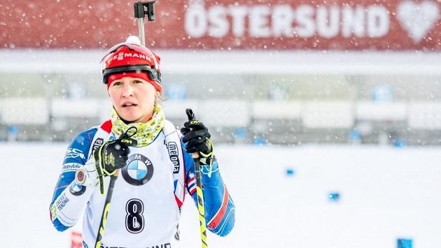 Veronika Vítková na trati stíhacího závodu v Östersundu. Veronika Vítková na trati stíhacího závodu v Östersundu.