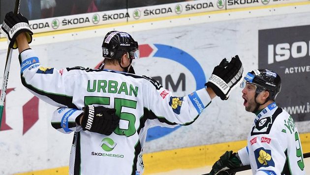 Útočníci Boleslavi Tomáš Urban a David Výborný (vpravo) se radují z gólu proti Hradci. Útočníci Boleslavi Tomáš Urban a David Výborný (vpravo) se radují z gólu proti Hradci.