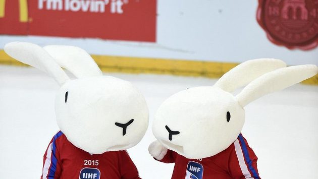 Bob a Bobek, maskoti hokejového MS 2015 během utkání v rámci turnaje Channel One Cup, ČR - Švédsko. Bob a Bobek, maskoti hokejového MS 2015 během utkání v rámci turnaje Channel One Cup, ČR - Švédsko.
