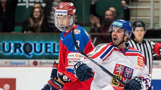 Český útočník Michal Řepík (vpravo) se raduje z gólu proti Rusku. Český útočník Michal Řepík (vpravo) se raduje z gólu proti Rusku.