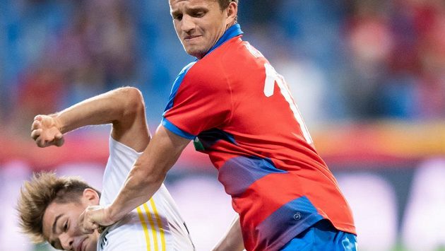 Jan Kopic z Viktorie Plzeň a Patrik Slaměna (vlevo) ze Zlína během utkání Fortuna ligy. Jan Kopic z Viktorie Plzeň a Patrik Slaměna (vlevo) ze Zlína během utkání Fortuna ligy.