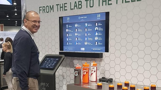 Profesor Vítek spolupracuje i s institucemi ve Spojených státech. Zde v Gatorade Institutu. Profesor Vítek spolupracuje i s institucemi ve Spojených státech. Zde v Gatorade Institutu.