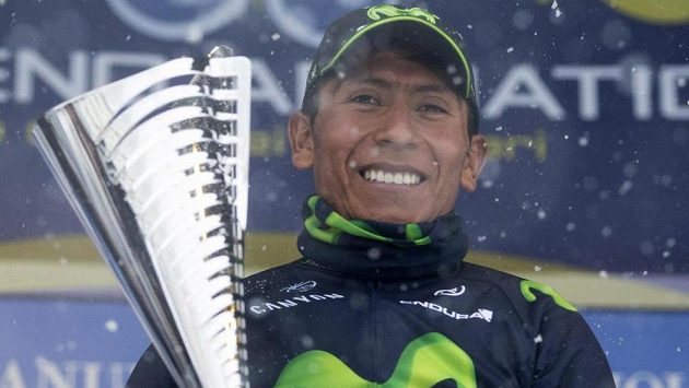 Kolumbijský cyklista Nairo Quintana slaví s trofejí vítězství v závodě WorldTour Tirreno-Adriatico. Kolumbijský cyklista Nairo Quintana slaví s trofejí vítězství v závodě WorldTour Tirreno-Adriatico.