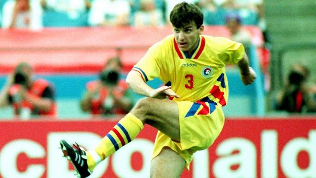 Rumunský fotbalový obránce Daniel Prodan na archivním snímku z MS v roce 1994. Rumunský fotbalový obránce Daniel Prodan na archivním snímku z MS v roce 1994.