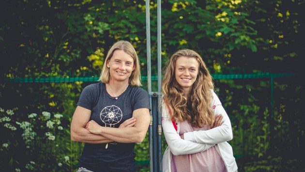 Štěpánka (vlevo) a Amálie Hilgertovy, české reprezentantky ve vodním slalomu. Štěpánka (vlevo) a Amálie Hilgertovy, české reprezentantky ve vodním slalomu.