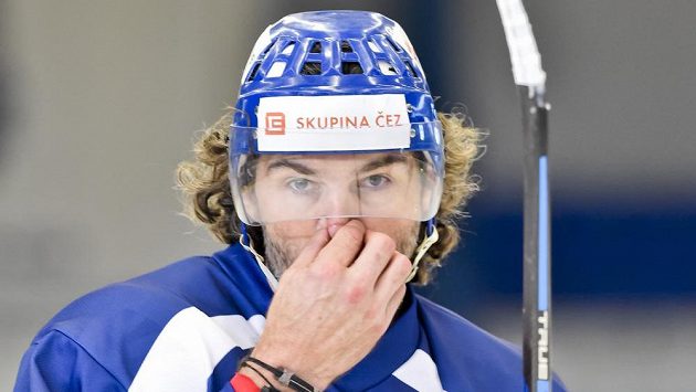 Jaromír Jágr během pátečního tréninku s hokejisty Kladna. Jaromír Jágr během pátečního tréninku s hokejisty Kladna.