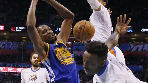 Kevin Durant v zápase proti celku, kde strávil většinu kariéry. Kevin Durant v zápase proti celku, kde strávil většinu kariéry.