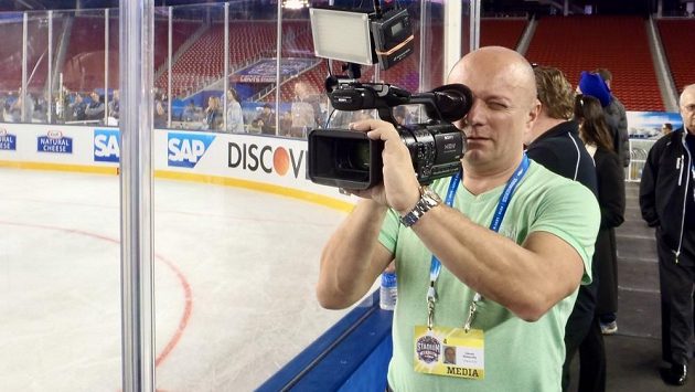 Zdeněk Matějovský před zápasem San Jose a Los Angeles v roce 2015 pod otevřeným nebem v Santa Claře, kam přišlo 70 tisíc diváků. Zdeněk Matějovský před zápasem San Jose a Los Angeles v roce 2015 pod otevřeným nebem v Santa Claře, kam přišlo 70 tisíc diváků.