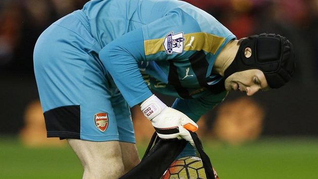 Petr Čech před začátkem utkání v Liverpoolu. Petr Čech před začátkem utkání v Liverpoolu.