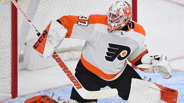 Brankář Philadelphie Brian Elliott. Brankář Philadelphie Brian Elliott.