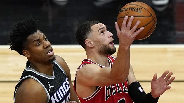 Zach LaVine (vpravo) byl s 38 body nejlepším střelcem dne v NBA. Zach LaVine (vpravo) byl s 38 body nejlepším střelcem dne v NBA.