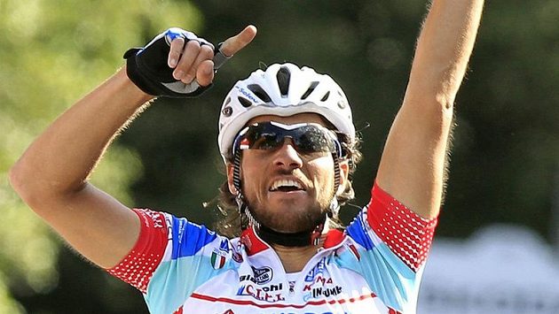 Vítěz jedenácté etapy Giro d'Italia Roberto Ferrari z Itálie Vítěz jedenácté etapy Giro d'Italia Roberto Ferrari z Itálie