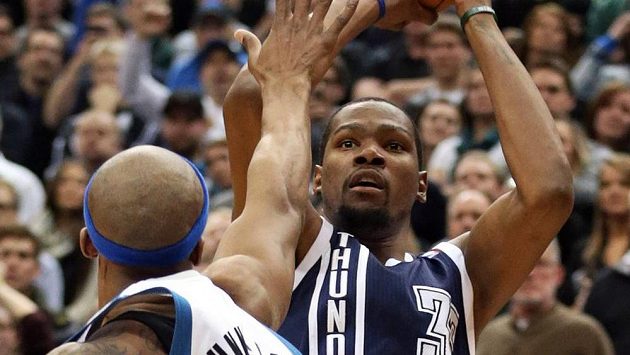Basketbalista Kevin Durant byl motorem Oklahomy při výhře bad Minnesotou. Basketbalista Kevin Durant byl motorem Oklahomy při výhře bad Minnesotou.