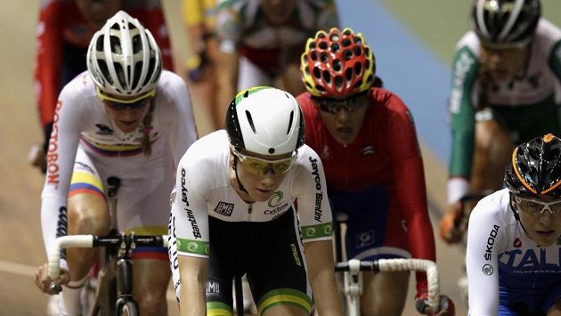 Bodovací závod v na šampionátu dráhové cyklistiky v Cali ovládla jednadvacetiletá Amy Cureová (v popředí. Bodovací závod v na šampionátu dráhové cyklistiky v Cali ovládla jednadvacetiletá Amy Cureová (v popředí.