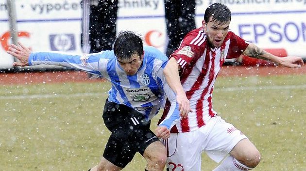 Ondřej Kúdela z Boleslavi (vlevo) a Matej Sivrič ze Žižkova. Ondřej Kúdela z Boleslavi (vlevo) a Matej Sivrič ze Žižkova.