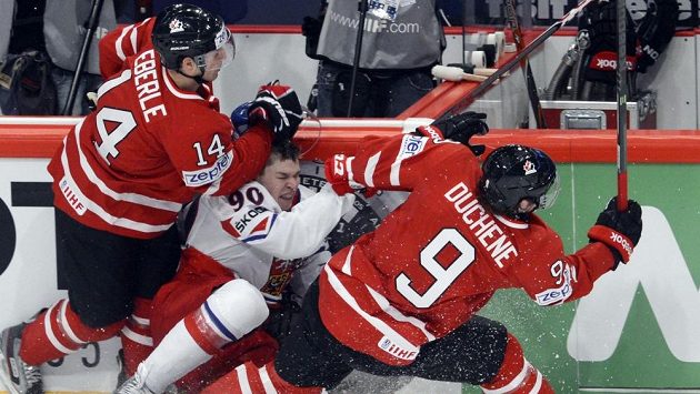 Zleva kanadský útočník Jordan Eberle, český útočník Tomáš Hertl a Kanaďan Matt Duchene. Zleva kanadský útočník Jordan Eberle, český útočník Tomáš Hertl a Kanaďan Matt Duchene.