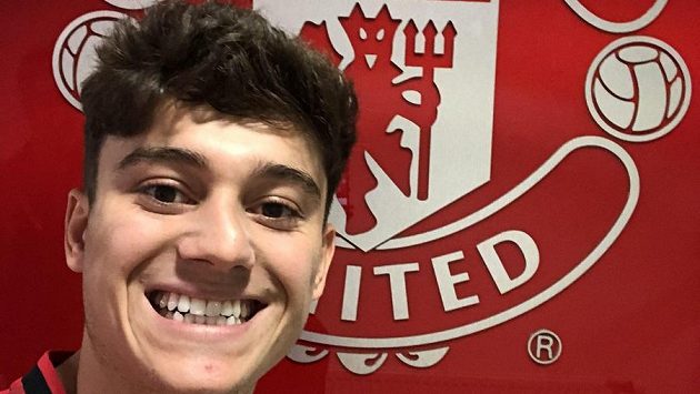 Fotbalisté Manchesteru United získali z druholigového klubu Swansea křídelního útočníka Daniela Jamese. Fotbalisté Manchesteru United získali z druholigového klubu Swansea křídelního útočníka Daniela Jamese.