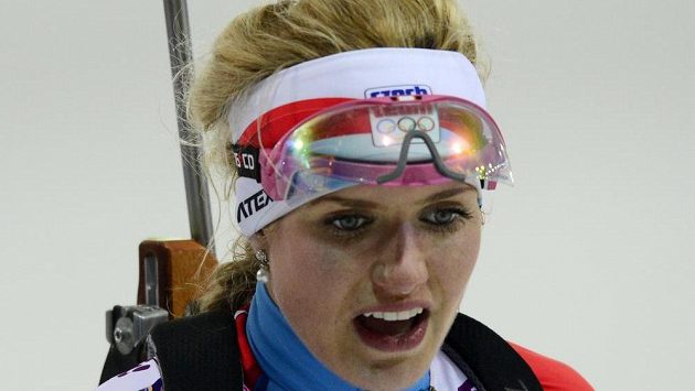 Biatlonistka Gabriela Soukalová v cílí stíhacího závodu na 10 km. Biatlonistka Gabriela Soukalová v cílí stíhacího závodu na 10 km.