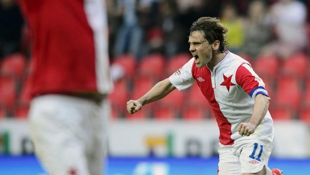 Karol Kisel ze Slavie se raduje z gólu. Karol Kisel ze Slavie se raduje z gólu.