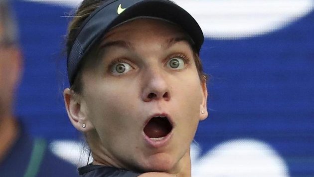 Simona Halepová během druhého kola US Open, v němž překvapivě prohrála. Simona Halepová během druhého kola US Open, v němž překvapivě prohrála.