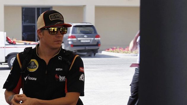 Pilota formule 1 Kimi Räikkönen zastoupí jeho finský krajan Heikki Kovalainen. Pilota formule 1 Kimi Räikkönen zastoupí jeho finský krajan Heikki Kovalainen.