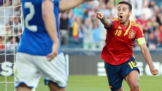 Thiago Alcántara slaví svůj gól ve finále ME hráčů do 21 let proti Itálii. Thiago Alcántara slaví svůj gól ve finále ME hráčů do 21 let proti Itálii.