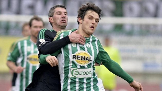 Útočník Příbrami Tomáš Pilík v souboji s Milanem Havlem z Bohemians 1905 v zápase 19. kolo fotbalové Synot ligy. Útočník Příbrami Tomáš Pilík v souboji s Milanem Havlem z Bohemians 1905 v zápase 19. kolo fotbalové Synot ligy.