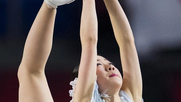 Japonská krasobruslařka Rika Kihiraová během svého krátkého programu na finále Grand prix krasobruslařů ve Vancouveru. Japonská krasobruslařka Rika Kihiraová během svého krátkého programu na finále Grand prix krasobruslařů ve Vancouveru.