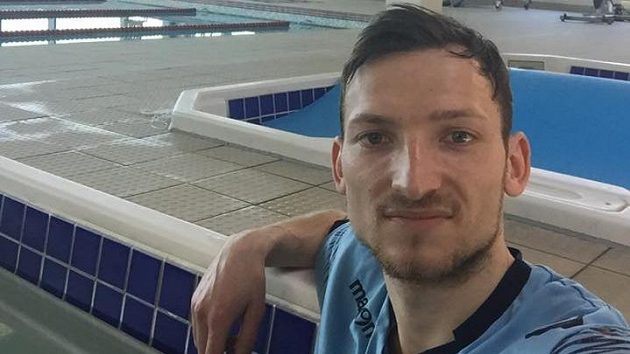 Libor Kozák po svém prvním tréninku v Aston Ville po 13 měsících. Libor Kozák po svém prvním tréninku v Aston Ville po 13 měsících.