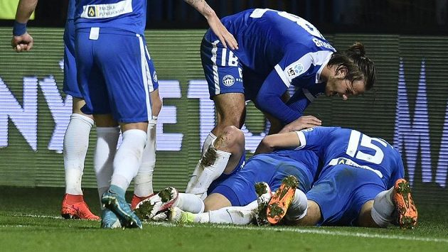 Fotbalisté Liberce se radují ze vstřeleného gólu proti Slovácku. Fotbalisté Liberce se radují ze vstřeleného gólu proti Slovácku.