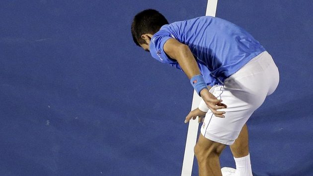 Na začátku třetí sady finále Australian Open si procházel Novak Djokovič velkou krizí. Na začátku třetí sady finále Australian Open si procházel Novak Djokovič velkou krizí.